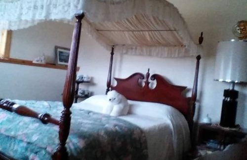 Beebe Plain Bed & Breakfast | Top of the Hill