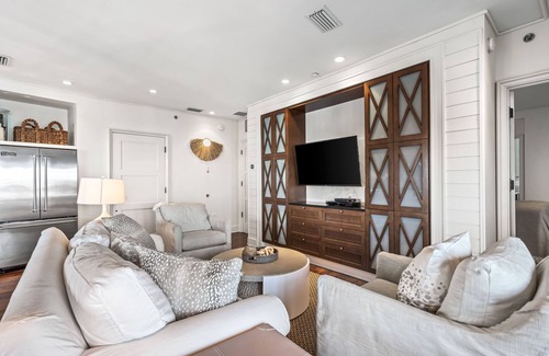 Rosemary Beach Condo | Top of the Town | 2 Bedroom, Free Bikes & Fitness/Tennis