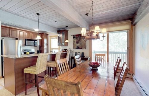 Snowmass Village Condo | Top of the Village | LEAF 102