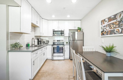 Camelback East Condo | Top Rated Golf Courses 2 Bedroom Biltmore With Washer Dryer