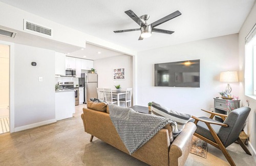 Camelback East Condo | Top Rated Golf Courses 2 Bedroom Biltmore With Washer Dryer