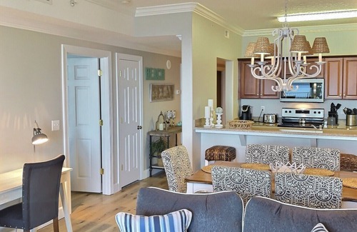 Long Beach Condo | TOP RATED/HUGE Balcony Beachfront 3 bed/3 bath!