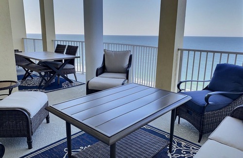Long Beach Condo | TOP RATED/HUGE Balcony Beachfront 3 bed/3 bath!