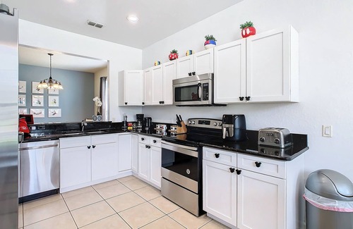 Windsor Hills House | TOP-RATED Windsor Hills Home ♥ THEATER ROOM, Game Room, Pool/Spa ♥4 Mi to Disney