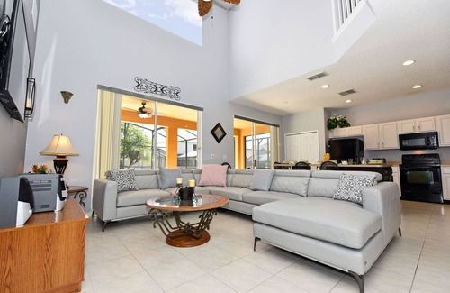 West Kissimmee House | TOP REVIEWED HOME! Only 3 MILES to Disney, South Pool in Emerald Island Resort