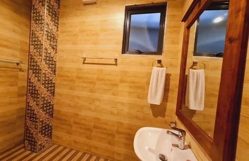 Nuwara Eliya Apartment | Top Rich Hotel-Deluxe Double Room #3