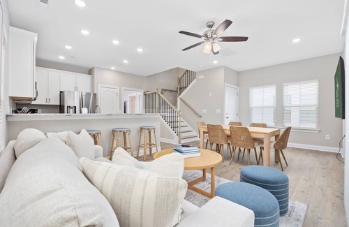 Myrtle Beach House | Top Sail Jewel - Steps From Ocean - Garage