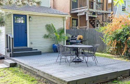 Westport House | Top Walk score! Prime Westport Midtown Location!