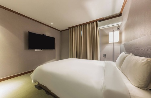 Bongmyeong-dong Hotel | Topcloud Hotel Daejeon