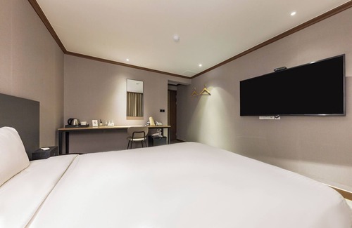 Bongmyeong-dong Hotel | Topcloud Hotel Daejeon