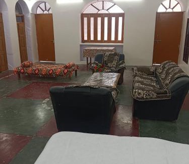 Varanasi Apartment | Topper stay