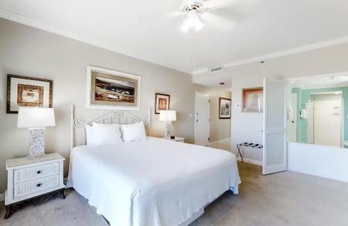 Four Mile Village Apartment | Tops'l 1008A chalet
