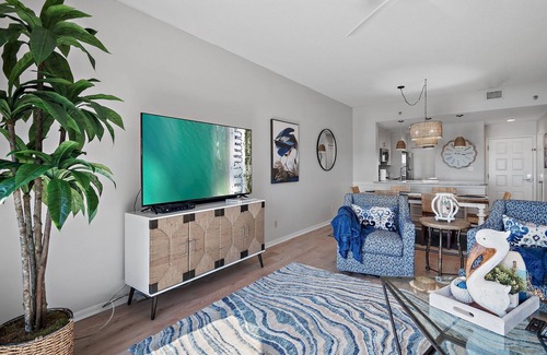 Sandestin Condo | Tops'l Resort Beach Manor Ocean Blue Chic Condo! Beachfront with private beach!