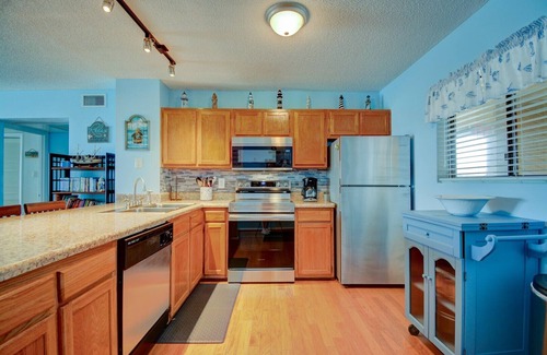 Sneads Ferry Condo | Topsail Dunes 2308 - Oceanfront Condo - Community Pool