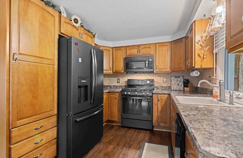 Rapid City House | Torch River Cottage | Boat To Torch Lake | SandBar