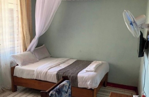 Kisumu Hotel | Torchys Lounge Hotel in Kisumu Unit 2