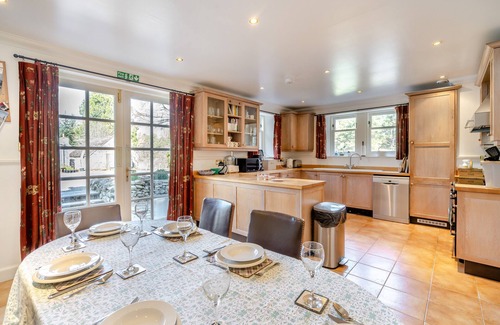 Strathdon House | Tornashean House - Seven Bedroom House, Sleeps 14