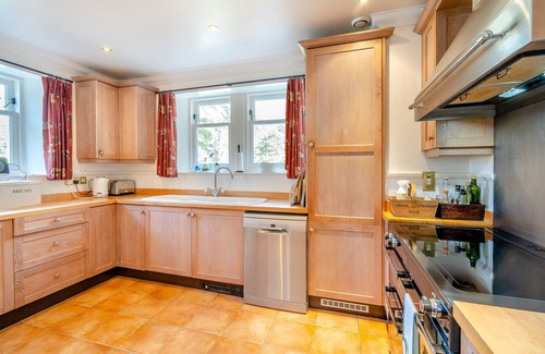 Strathdon House | Tornashean House - Seven Bedroom House, Sleeps 14