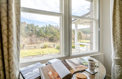 Strathdon House | Tornashean House - Seven Bedroom House, Sleeps 14
