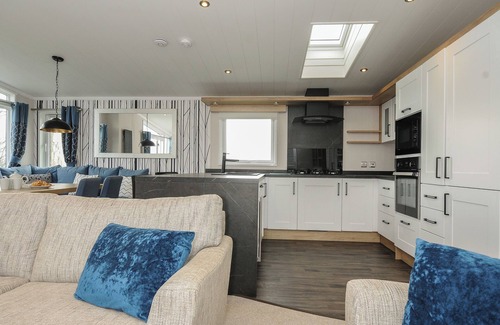 Hewas Water Cottage | Toronto Swift