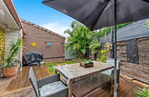 Torquay Apartment | 'Torquay Terrace' Coastal Charm and Laidback Living