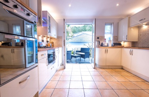 Torquay House | Torquay Town House within a few minutes walk of the Blue Flag Meadfoot Beach.