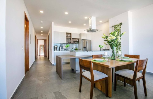 Colonia 5 de Diciembre Condo | Torre Doze Private Penthouse