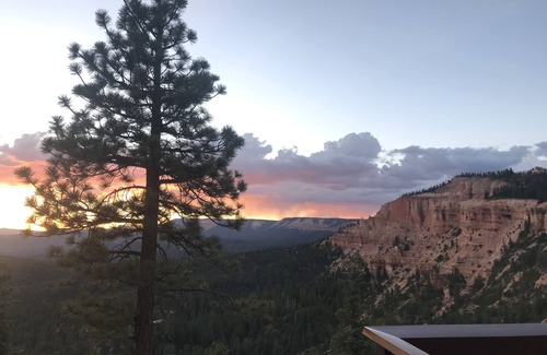 Duck Creek Village House | Torrey’s Getaway, 2 bed, 2 bath in the heart of Dixie National Forest.