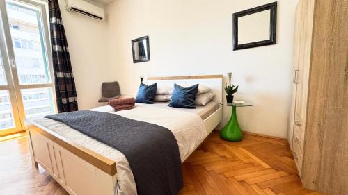 Split House | Tortosa Blue