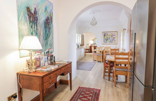 Peebles House | TORVIEW HOUSE, pet friendly, with open fire in Peebles