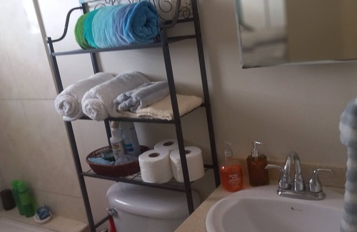 Portmore House | TOTAL ELITE OASIS Cozy, Quiet and Luxurious 1bedroom 1bathroom Suite