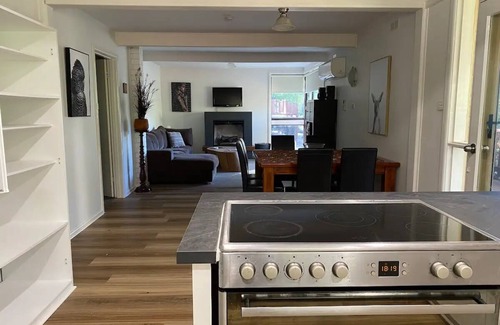 Halls Gap House | Total Getaway at Bradshaw House Lodge
