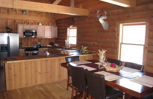 Zenda House | Total Privacy ! Log Home Surrounded By 5 Acres Of Woods near Geneva Lake.
