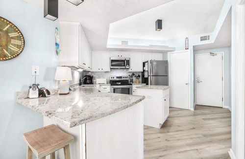 Orange Beach Condo | Totally Beachin - Condo with Stunning Ocean Views