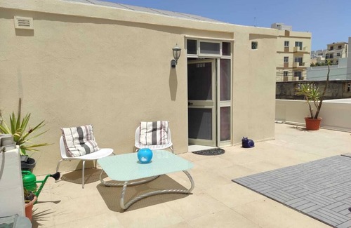 Mosta Apartment | Totally Private Studio with your own jacuzzi