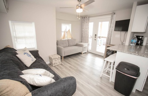 Surfside Beach House | Totally Renovated Family Friendly Beach Bungalow