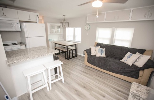 Surfside Beach House | Totally Renovated Family Friendly Beach Bungalow