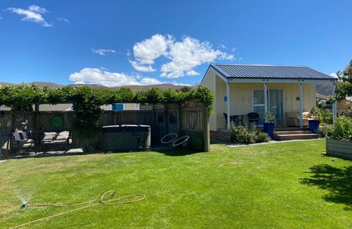 Otematata Bed & Breakfast | Totara Peak Chalet Relax and Unwind in Otematata
