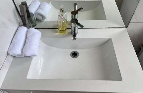 Totara Vale House | Totara Vale, Free Coffee, parking and wifi, near Glenfield Mall and highway 18,1