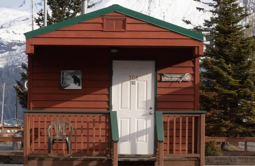 Valdez Hotel | Totem Hotel and Suites