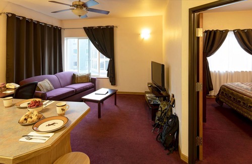 Valdez Hotel | Totem Hotel and Suites