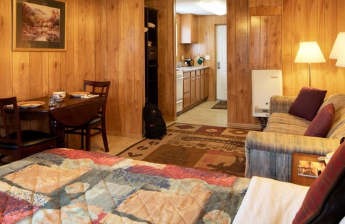 Valdez Hotel | Totem Hotel and Suites