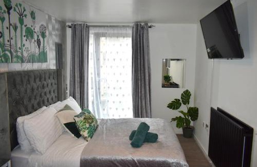 Northumberland Park Apartment | Tottenham Hotspurs Stays at the Gascoigne Suite