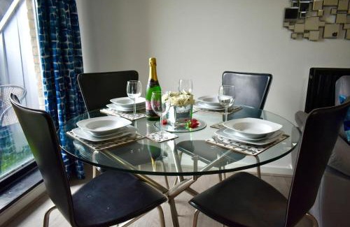 Northumberland Park Apartment | Tottenham Hotspurs Stays at the Gascoigne Suite