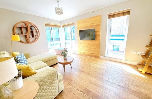 Northumberland Park Apartment | Tottenham Spurs Hideaway