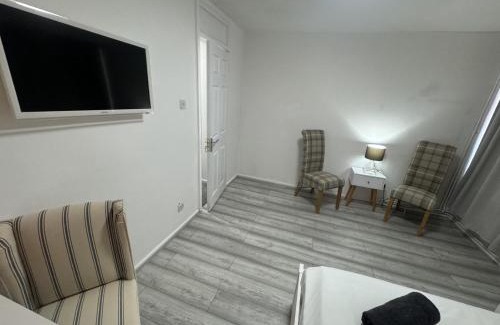 Tottenham Hale House | TOTTENHAM VELVET Suites