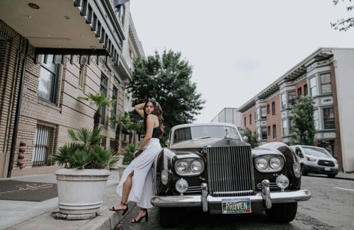 Goose Hollow Apartment | Touch of Timeless Glamour in Unique Deluxe Queen