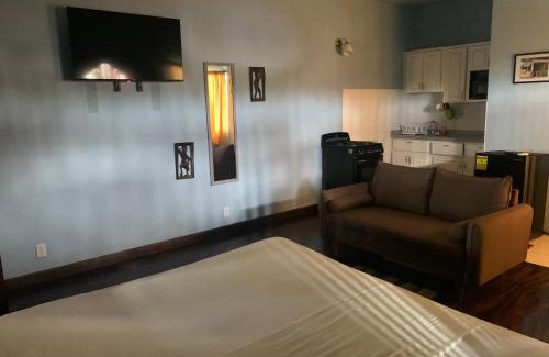 Runaway Bay Apartment | Touch Therapies Spa Vacations