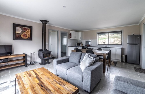 Jindabyne Cottage | TOUCHDOWN COTTAGES JINDABYNE