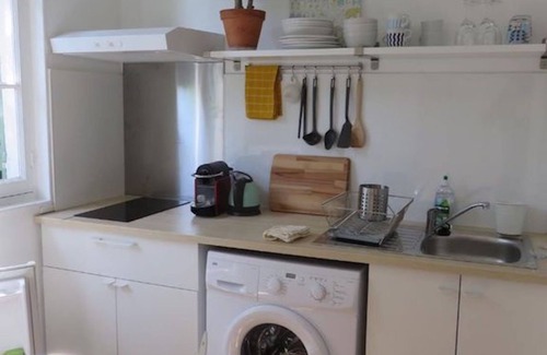 Le Mourillon House | Toulon-Mourillon: studio apartment with private courtyard, 700 m from beaches.